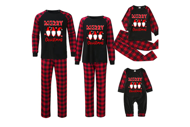 Chilling-with-my-Gnomies-Christmas-Family-Pajama-Sets-2