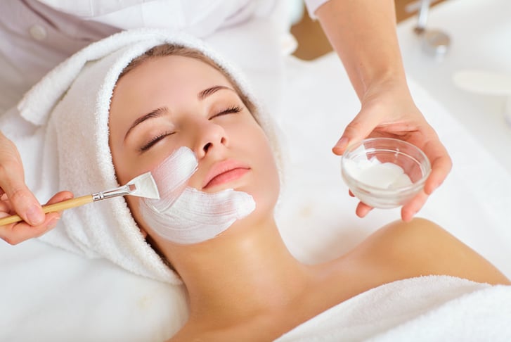 60 Min Luxury Deep Cleansing Facial in Manchester