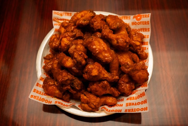 'Bottomless' Brunch for 2 at Hooters Liverpool