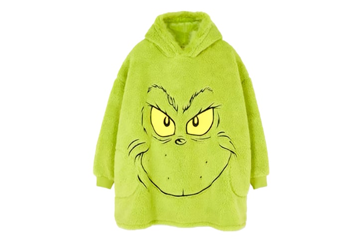 Grinch-Inspired-Hooded-Blanket-2