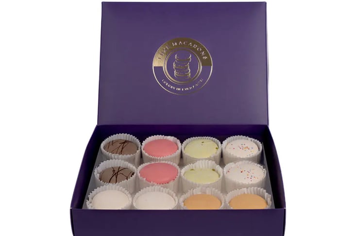 Luxe-Macarons-favourites-gift-box-36-1