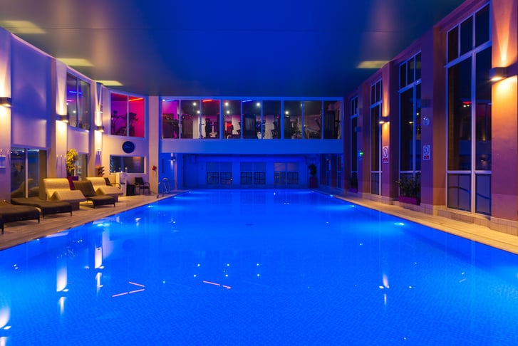 4* Oulton Hall Luxury Spa Day: 2 x 25 Min Treatments, Spa Access, Lunch and Prosecco 