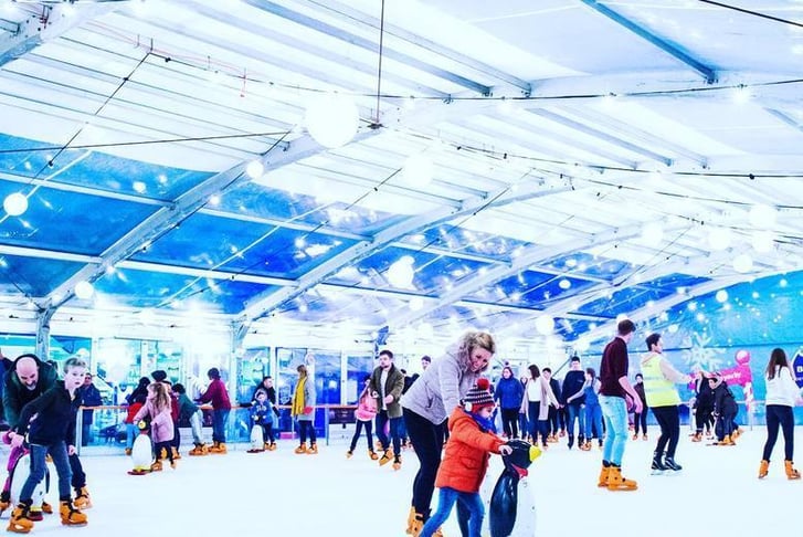 Ice Skating & Skate Hire for Two People - Manchester