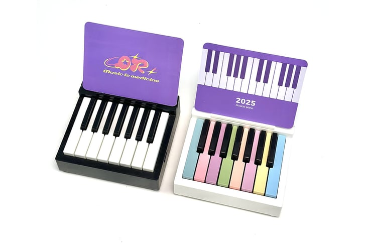 Olivia-Rodrigo-Inspired-15-Keys-USB-Piano-Calendar-2