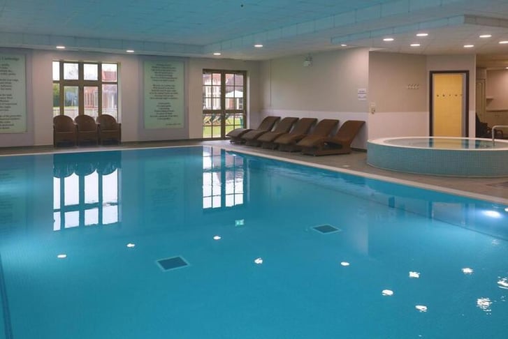 Spa Day: Treatment, Spa, Lunch & Glass of Prosecco - QHotels