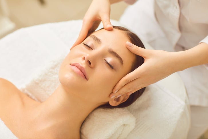 1 Hour Hydrodermabrasion Facial - Bally Bliss Clinic -Dublin