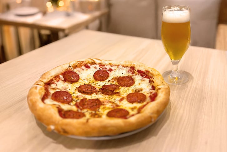 37944060 pizza + beer1