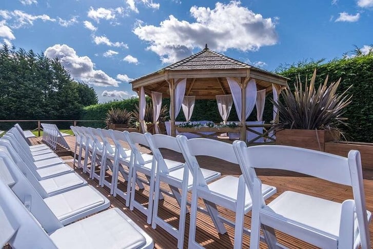 outdoor-wedding-space