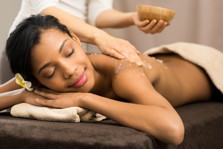 London Ladies - Back Scrub With Back Massage with £10 Voucher - Shepards Bush