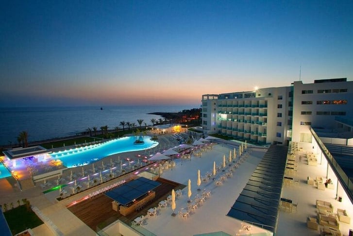 king-evelthon-beach-hotel