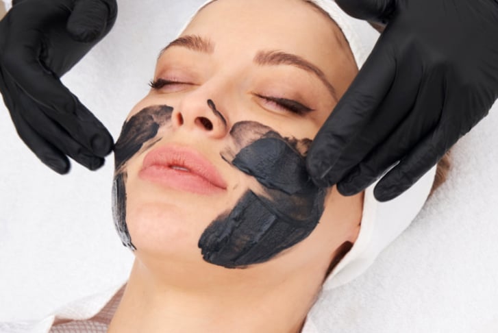 Carbon Facial 