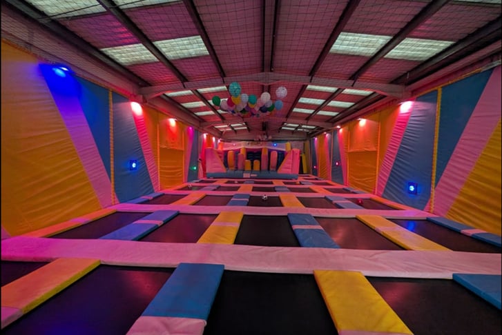1 Hour Inflatable & Trampoline Session - Bounce, Sheffield