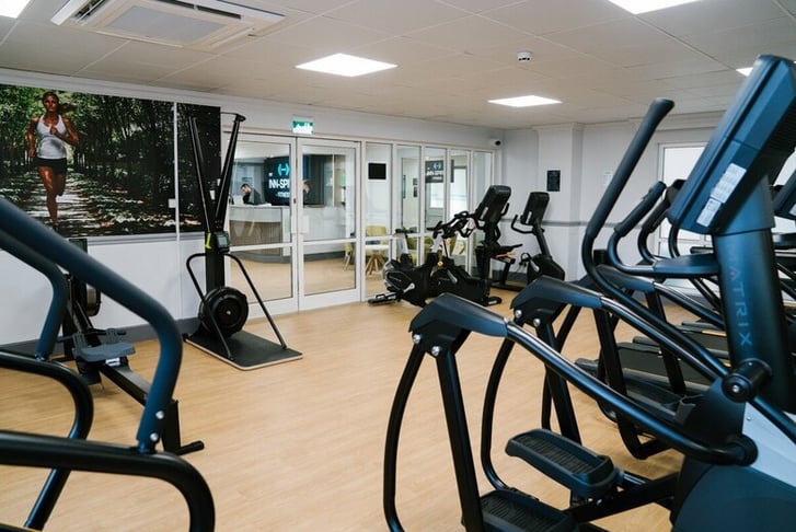 thumbnail_Gym Holiday Inn 4