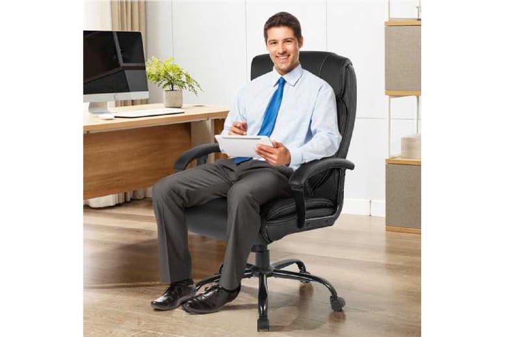 Executive_1740634080976