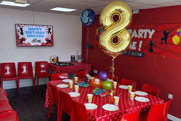 party 4 red
