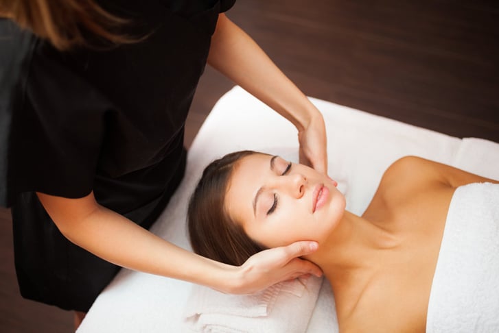 30-Minute Signature Face & Neck Massage, Welcome Drink & £10 Voucher