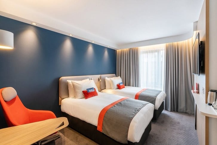 holiday-inn-express-derry (1)