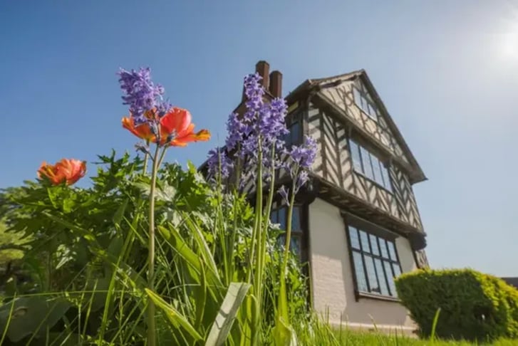 Blakesley-Hall-61-house-garden