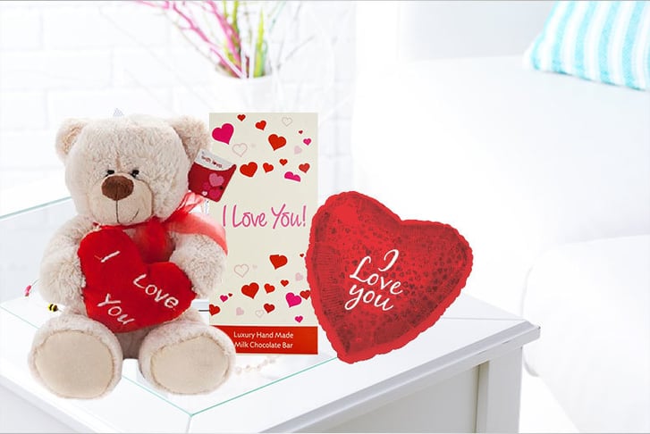 3Flowers-delivery-4-you-Luxury-Valentines-Hamper
