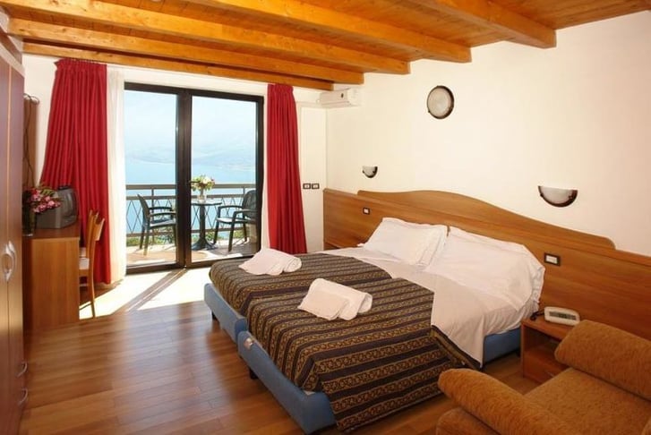 Hotel Bazzanega Village, Lake Garda Italy - Bedroom