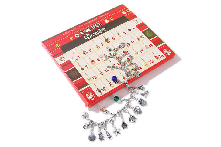 Hangzhou-Tuao-Trade-Co-Ltd---Good-2-Items---Luxury-Jewellery-Advent-Calendar---Bracelet-&-Necklace-with-22-Unique-Charms-4