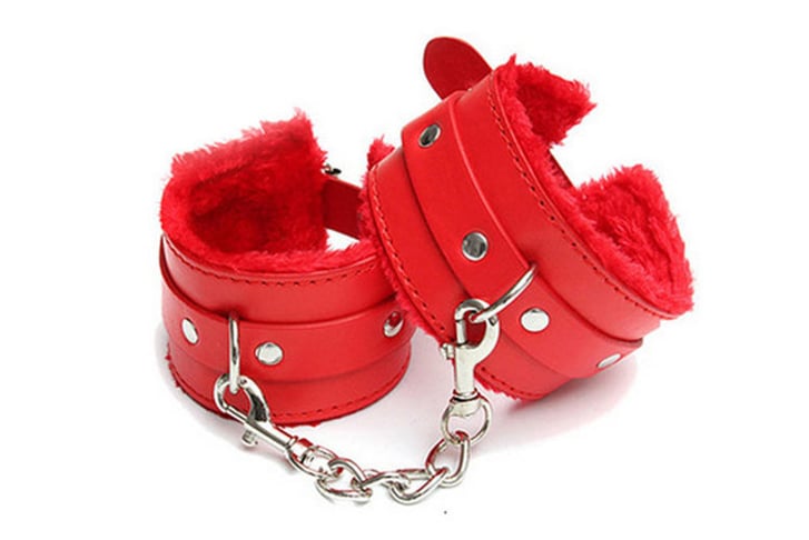 Furry Hand Cuffs 3