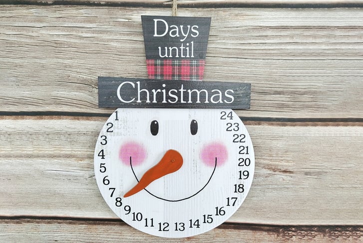 SEASONAL-Christmas-Wooden-24-days-Countdown-Clock-1