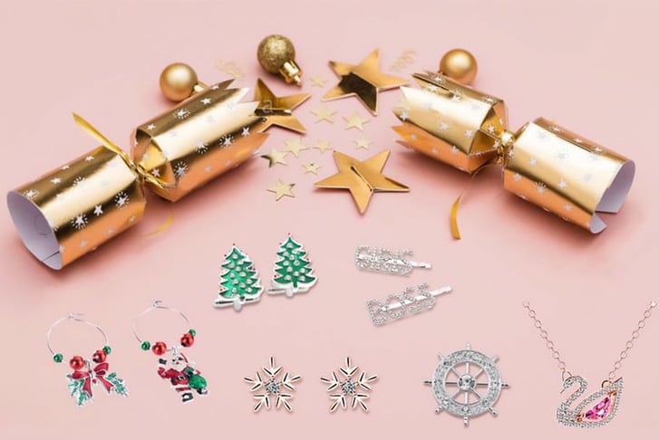 6-or-12-Christmas-Crackers-with-Jewellery-and-Wine-Accessories-1