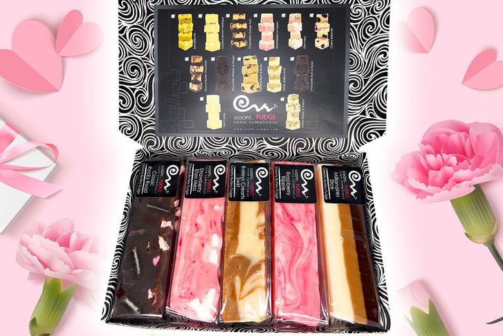 FUDGE-Luxury-Mothers-days-Collection-Fudge-Hamper-750g-1