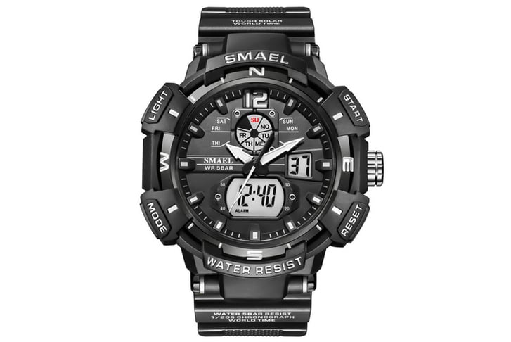 Multi-Functional-Sports-Watches---Rugged-Outdoors-Style-black