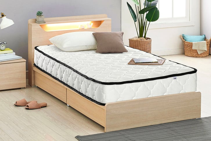 Pocket-Sprung-Mattress-with-Breathable-Foam-1