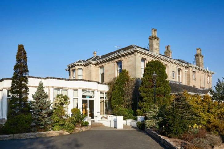 4* Grange Manor Hotel: Kelpies High Tea for 2-4 - Fizz Upgrade