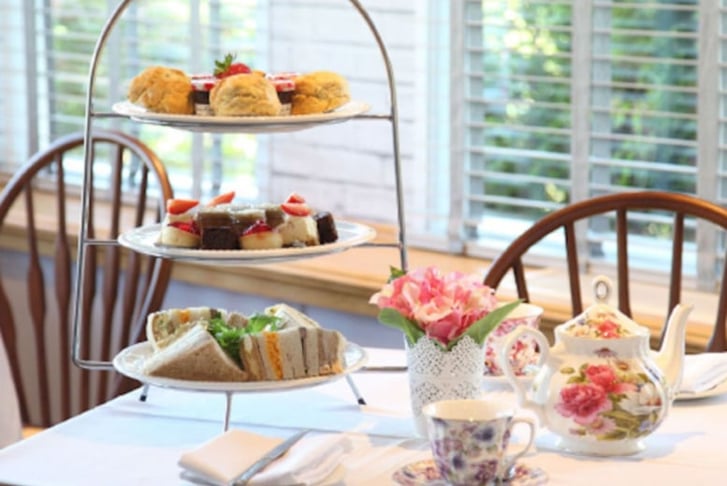 4* Grange Manor Hotel: Kelpies High Tea for 2-4 - Fizz Upgrade