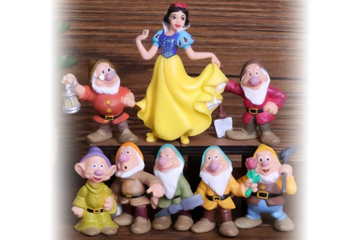 8pc-Snowhite-Inspired-Mini-Garden-Gnomes-Set-4