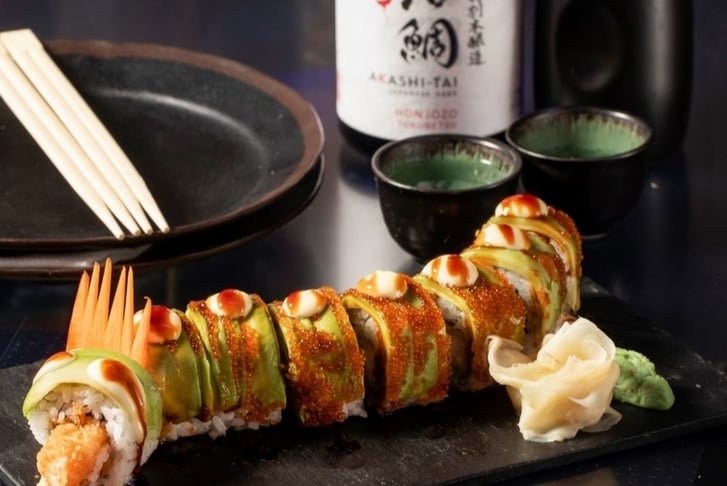 dragon roll & sake (1)