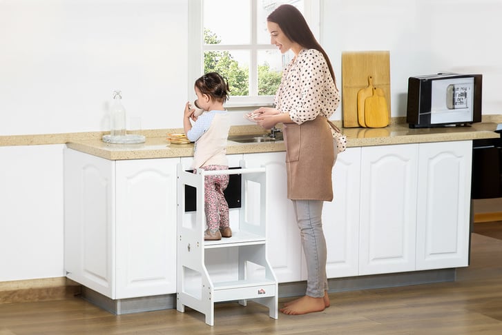 Kids-Step-Stool-with-Safety-Rail--1