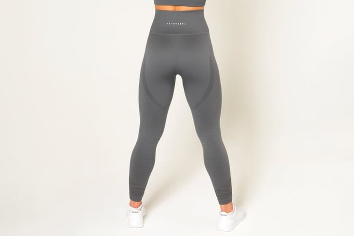 Contour-Seamless-Scrunch-Bum-Leggings-and-Sports-Bra-2