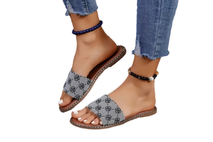 Summer-Fashion-Flat-Sandals-For-Women-2