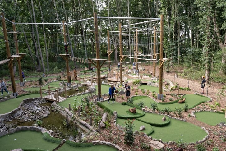 ADVENTURE GOLF MAIN