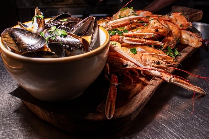 Award Winning 2 Course Seafood Dining With Wine For 2 – Bristol 