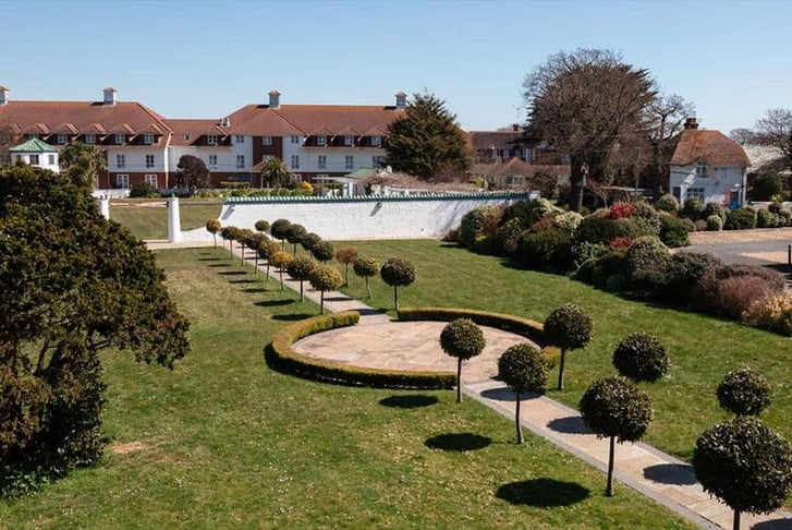 warner hotels bembridge coast grounds