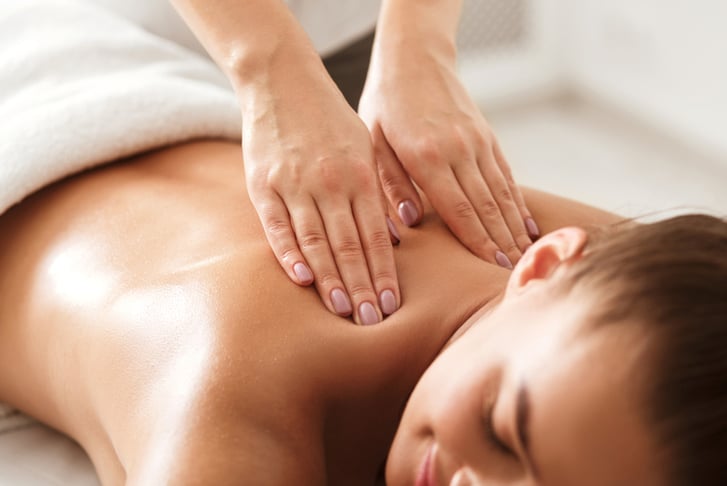 45-Min Back, Neck & Shoulder Massage with Foot Massage in London