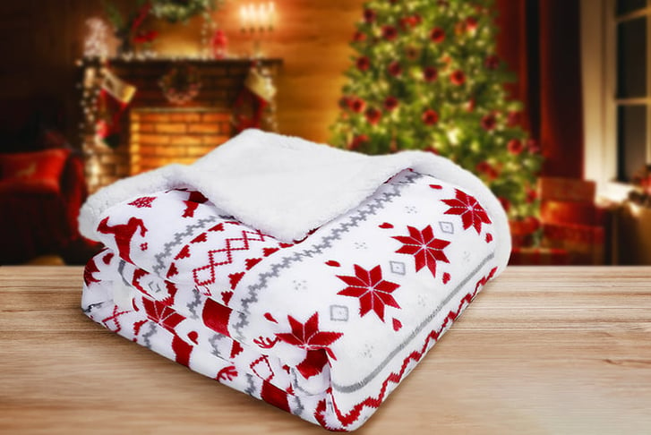 Fuzzy-Christmas-Sherpa-Fleece-Throw-Blanket-37258412-1