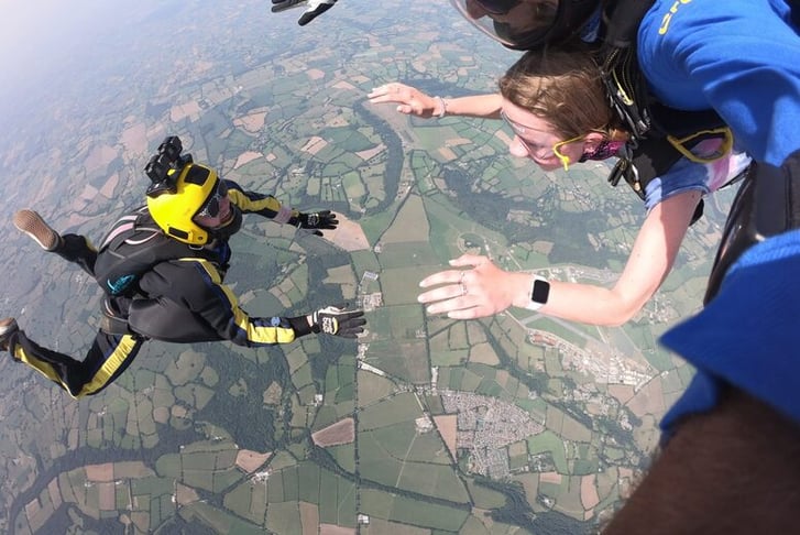 7000ft Tandem Skydive with Skydive Buzz, Devon_2