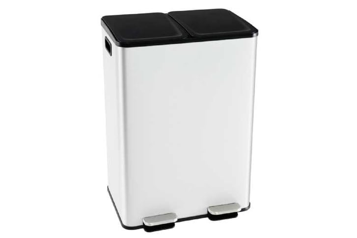 trash_can_1741240962622