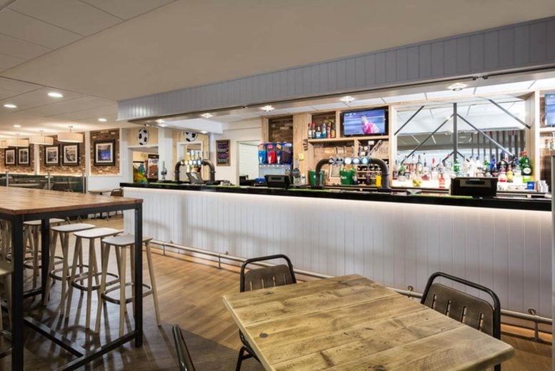 Tencreek Holiday Park - Bar
