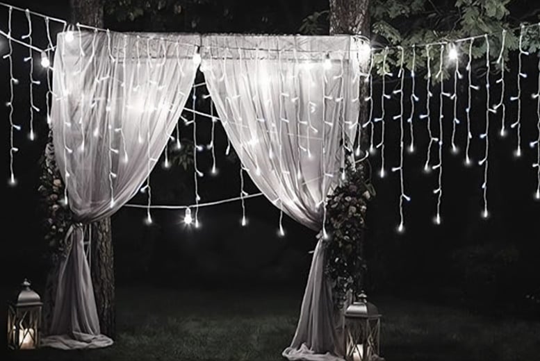 120 LED Icicle Christmas Lights Deal - Wowcher