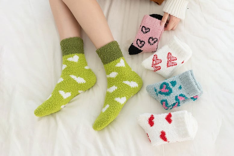 5-Pairs-Love-Printed-Mid-Tube-Socks-Warm-Floor-Socks-1