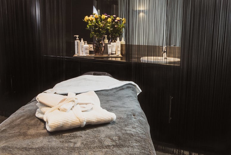 4* Radisson Park Inn Spa Day, Two Treatments, Robes & Prosecco For 2 