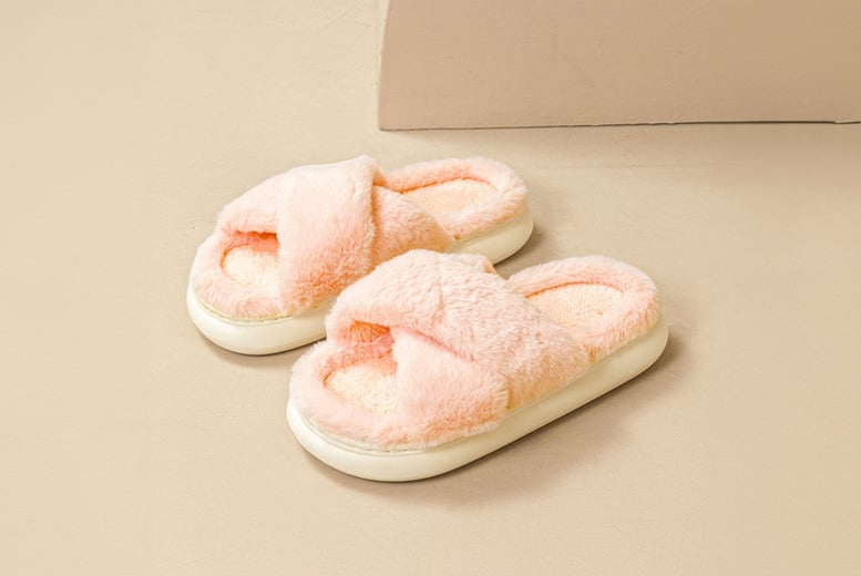 Womens fluffy clearance slippers